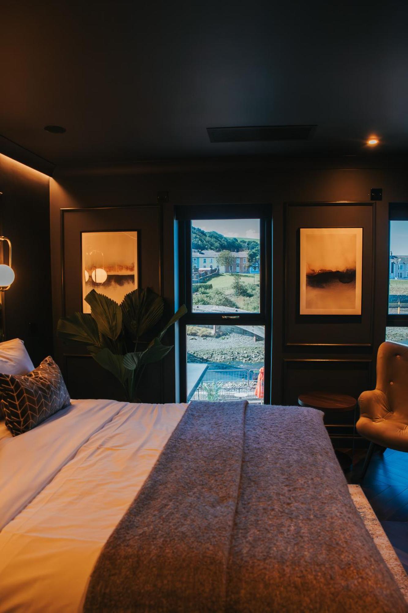 Y Seler Hotel อาแบร์ไรรอน ภายนอก รูปภาพ